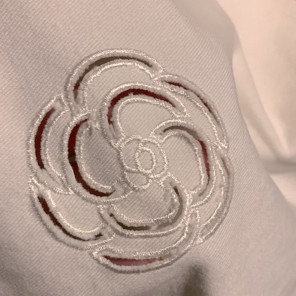 RARE🤍CHANEL 03C Camellia Flower 90’s Baggy Laser Cut Barrel White Vintage Jeans - Picture 3 of 16